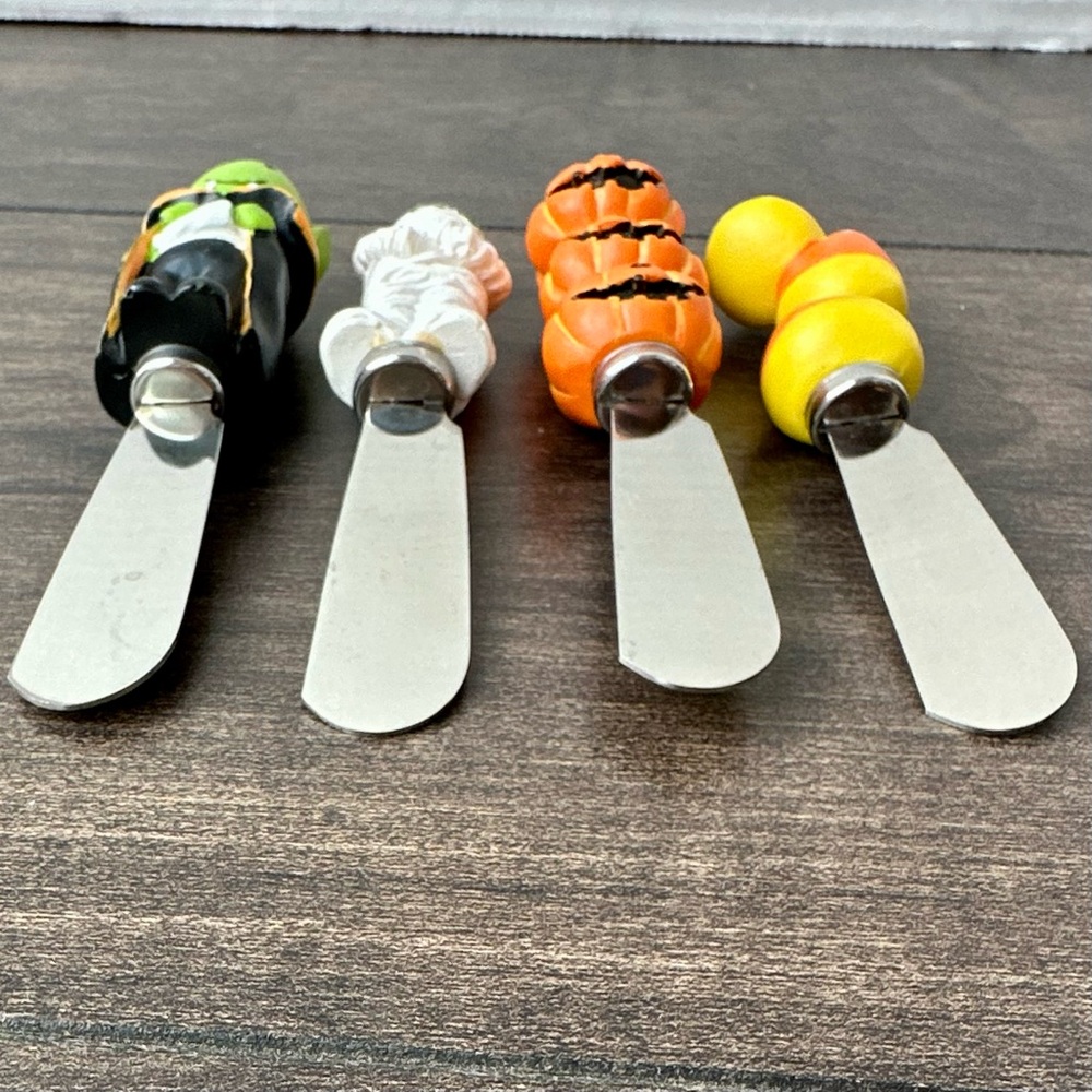 Pier 1 Halloween Canapé Cheese Knife Set - Vampire, Candy Corn, Pumpkins & Mummy - Picture 5 of 9